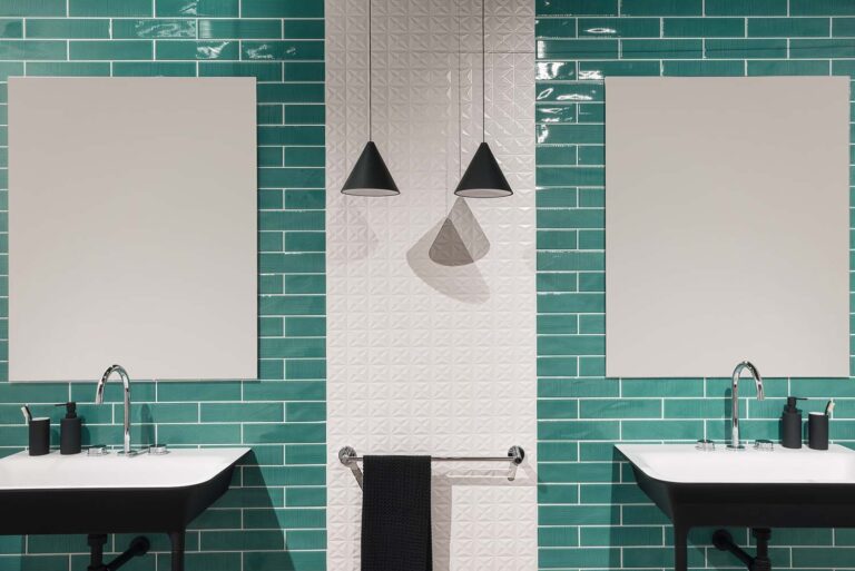 CSA_DECORLINE_Stripebrick Emerald-City White_bathroom detail 1